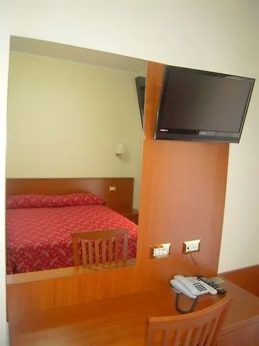 Hotel Vitti Rome 2*,
